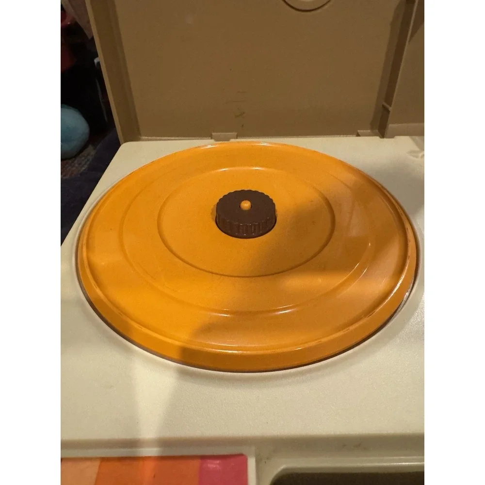 VINTAGE 1978 FISHER-PRICE PORTABLE RECORD PLAYER TURNTABLE CASE – TESTED WORKS